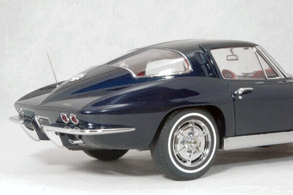 1/18 CHEVROLET Chevrolet Corvette (C2) Stingray Daytona Blue