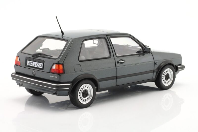 VOLKSWAGEN Golf CL 1988 Grey metallic - 1/18 - NOREV