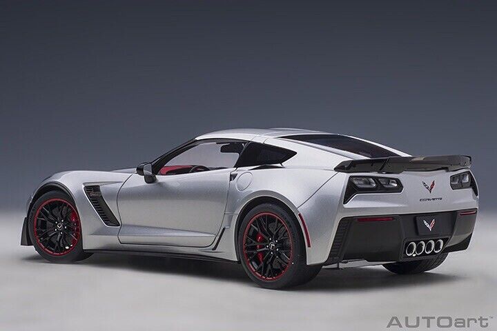 2016 CHEVROLET CORVETTE C7 Z06 BLADE SILVER 1:18 by AUTOart 71269