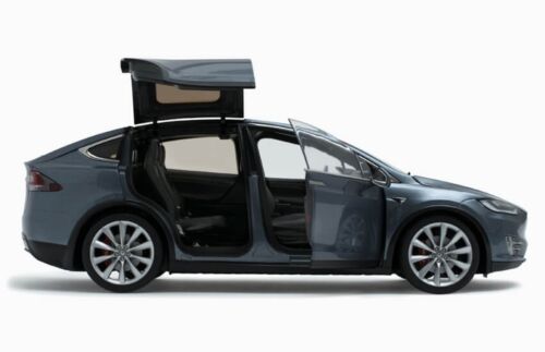 Tesla 1/18 Scale Model X P100D Diecast