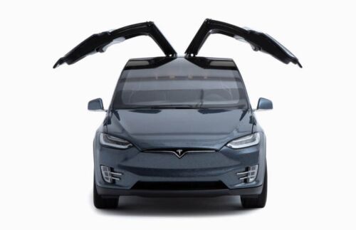 Tesla 1/18 Scale Model X P100D Diecast