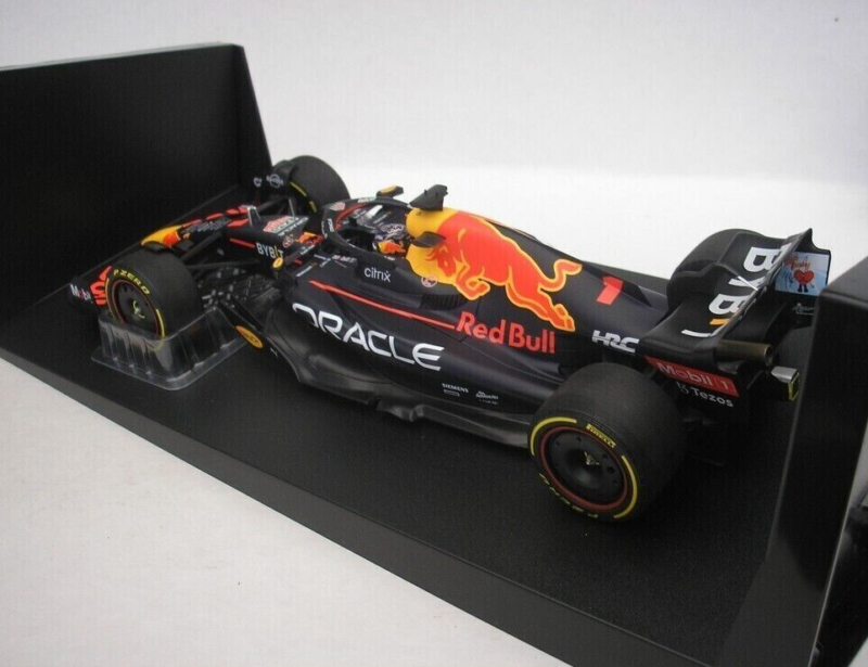 1/18 MINICHAMPS Formula 1 Red Bull RB18 Verstappen Miami 2022