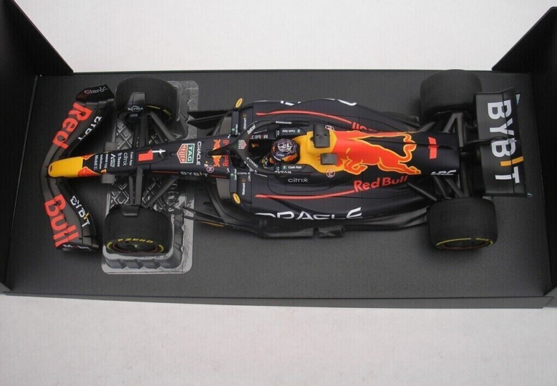 1/18 MINICHAMPS Formula 1 Red Bull RB18 Verstappen Miami 2022