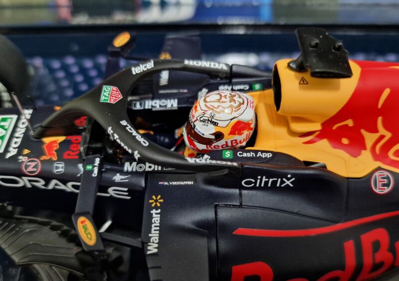 1/18 MINICHAMPS F1 Red Bull Honda RB16B Verstappen Abu Dhabi 2021