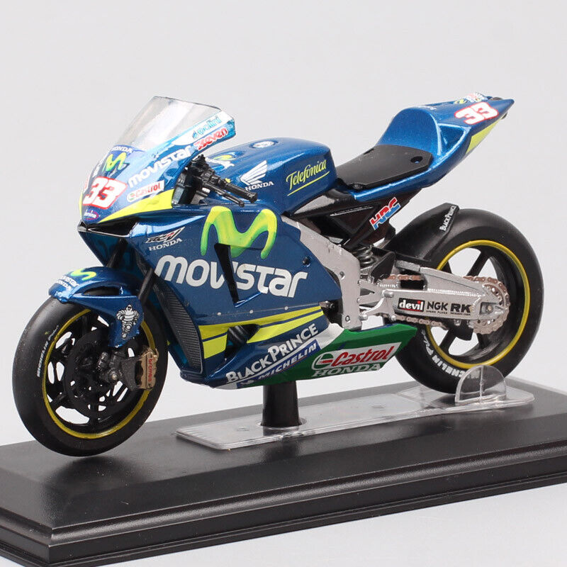 1/22 Italeri Honda RC211V Racer Marco Melandri No#33 motorcycle model toy 2005