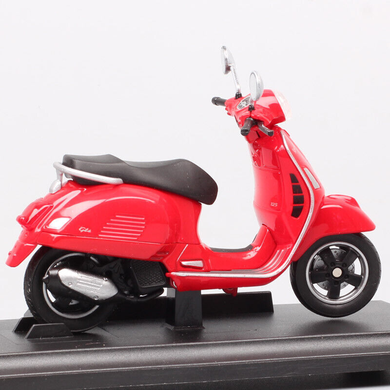 1:18 Welly 2017 Vespa GTS 125cc motorcycle diecast Scooter bike model