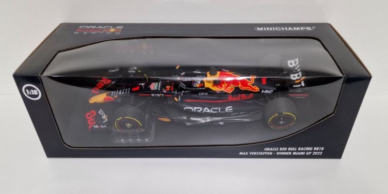 1/18 MINICHAMPS Formula 1 Red Bull RB18 Verstappen Miami 2022