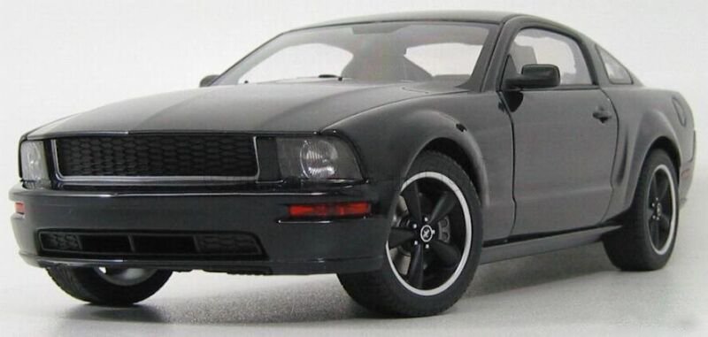 1:18 AUTOart 2008 MUSTANG GT BULLIT BLACK