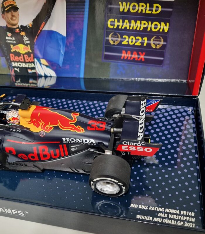 1/18 MINICHAMPS F1 Red Bull Honda RB16B Verstappen Abu Dhabi 2021