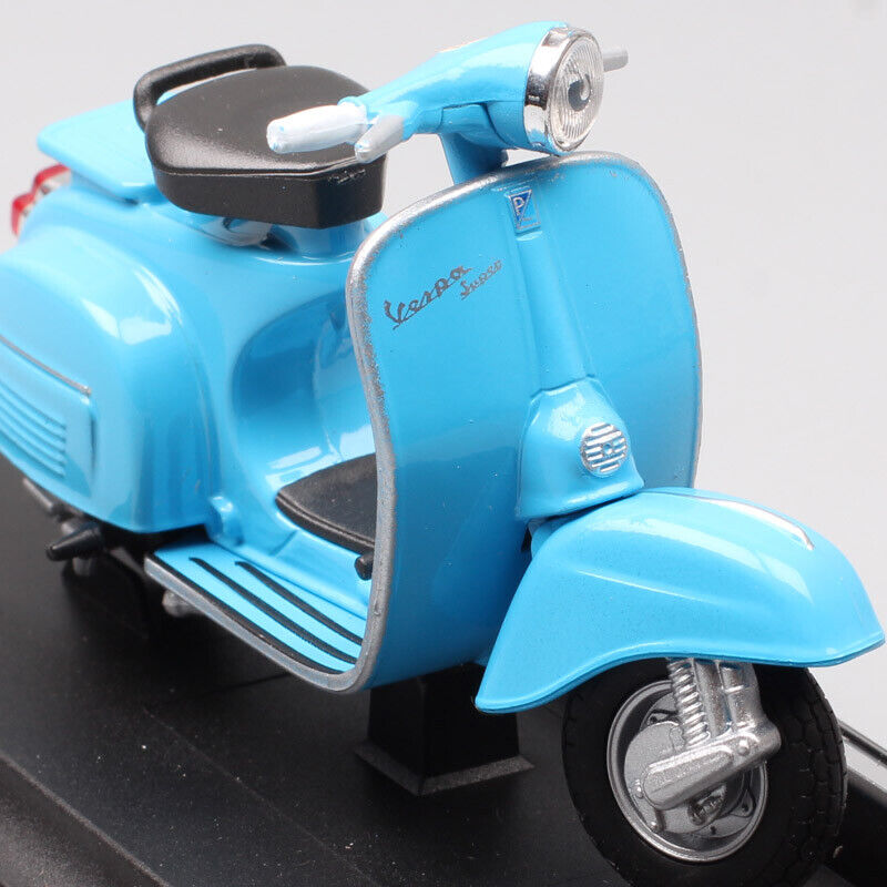 1:18 scale Welly 1970 Piaggio Vespa 150CC Scooter motorcycle Diecast bike model