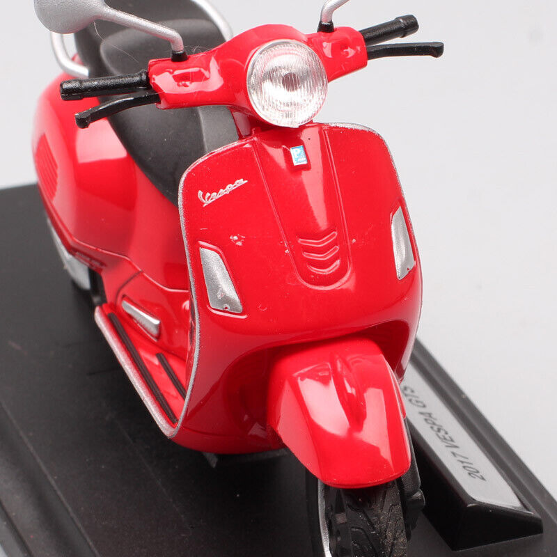 1:18 Welly 2017 Vespa GTS 125cc motorcycle diecast Scooter bike model