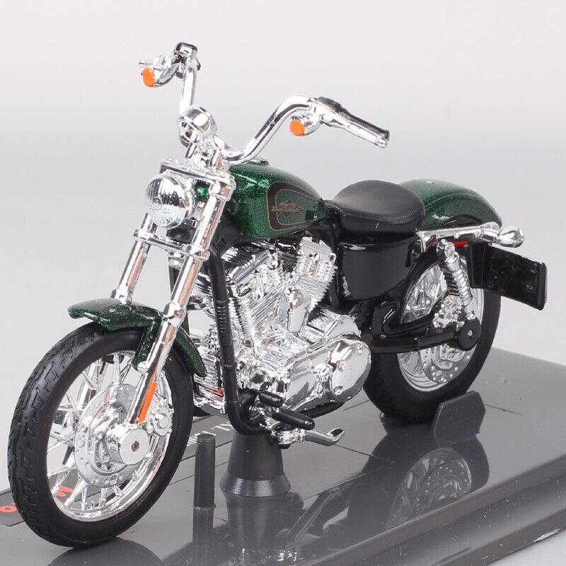 Maisto 1/18 2012 Harley XL 1200V 72 SEVENTY-TWO Sportster Motorcycle Toys Green