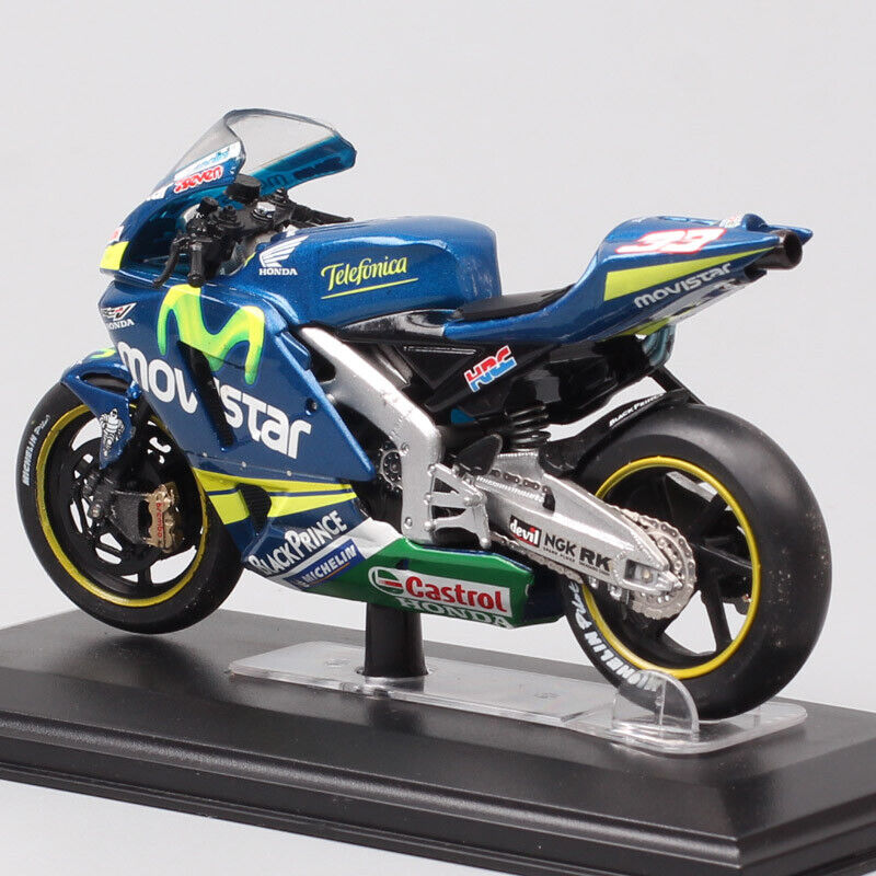 1/22 Italeri Honda RC211V Racer Marco Melandri No#33 motorcycle model toy 2005