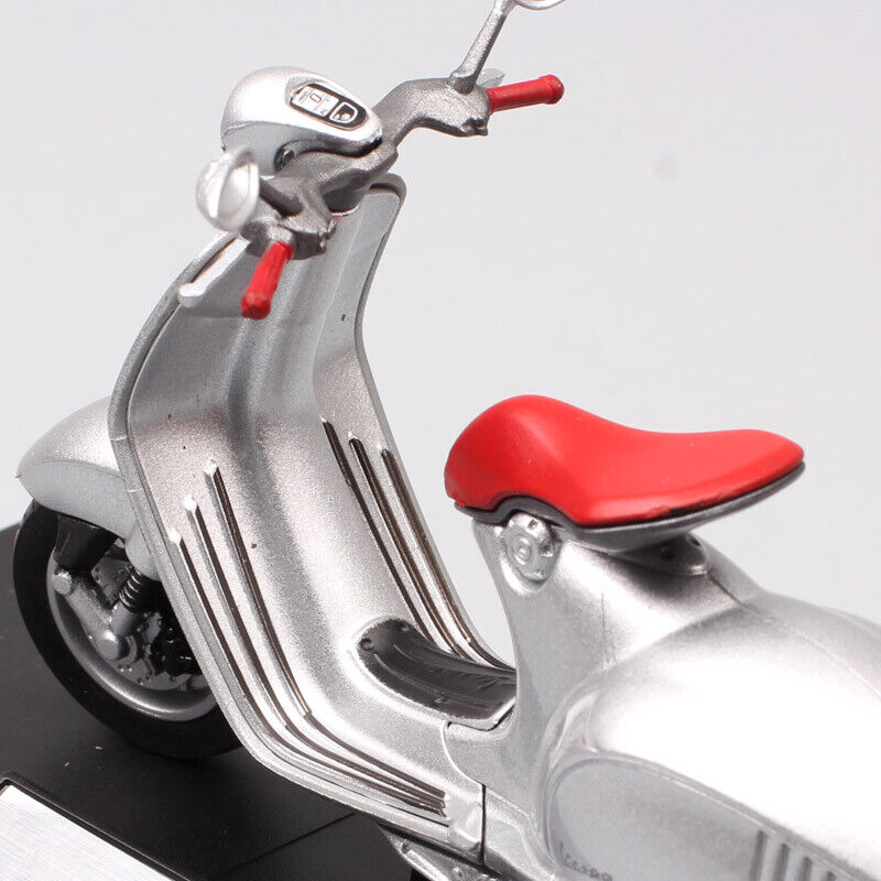 1:18 Welly 2014 Piaggio Vespa 946 Scooter motorcycle Diecast model