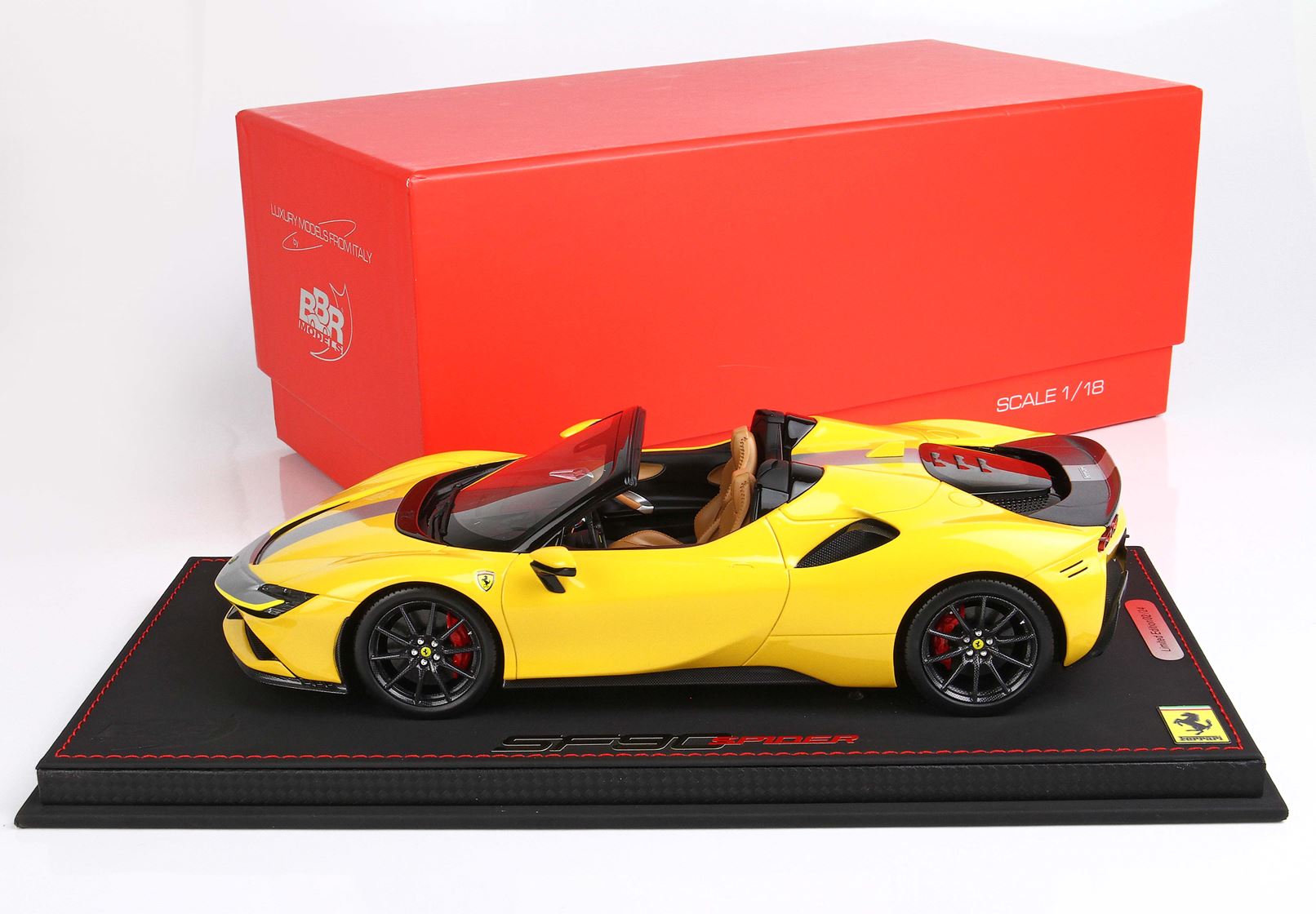 BBR 1/18 Ferrari SF90 Spider PACK FIORANO Giallo Modena with Display C