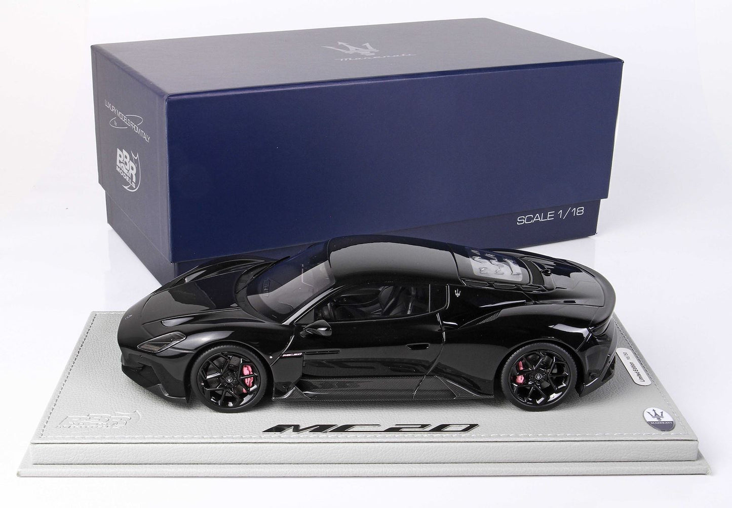 BBR 1/18   Maserati MC20 2020 special edition with Display Case - resin model