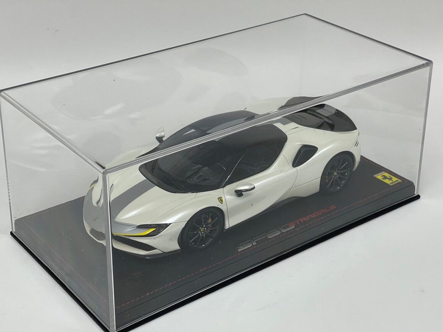 BBR 1/18 Ferrari SF90 Spider Pack Italian White Limited to 16 Pieces - Resin Model