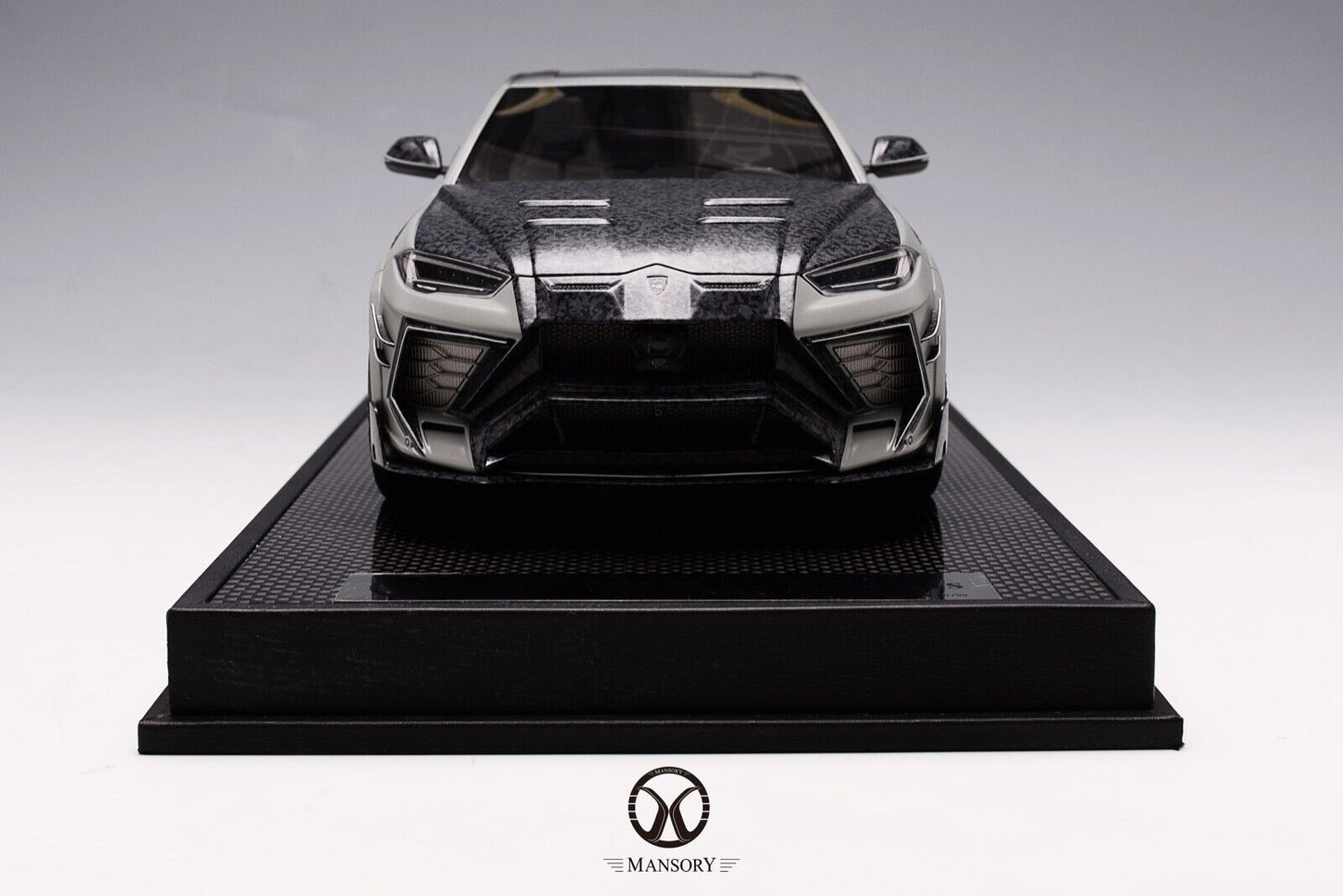 Timothy & Pierre 1/18 Lamborghini Urus Mansory in Grey to Black 99 pieces