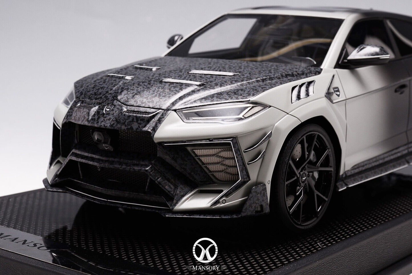 Timothy & Pierre 1/18 Lamborghini Urus Mansory in Grey to Black 99 pieces