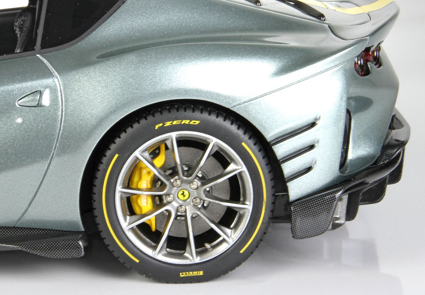BBR 1/18 Ferrari 812 Competizione 2021 COBURN Grey With Racing Giallo FLY Stripe