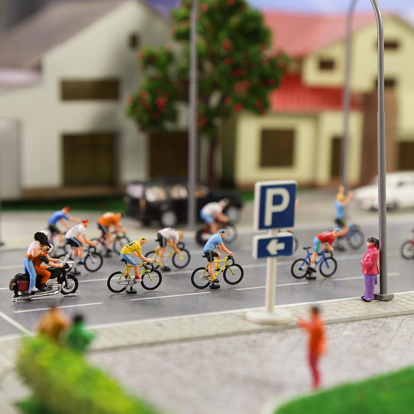 Model Trains Ho Scale 1:87 Cyclist Rider Photographer 15 Different Poses Bicycle Motorcycle P8722 - Model Building Kits