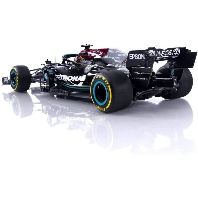 1/18 Minichamps F1 Lewis Hamilton 2021 Qatar GP Mercedes Model RaceCar