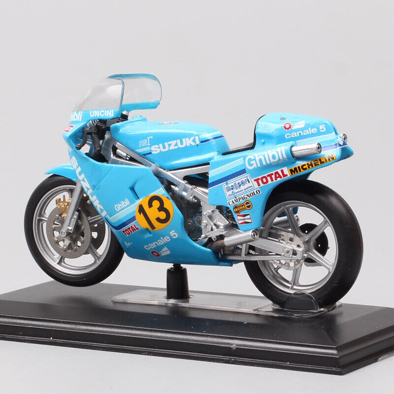 1/22 Italeri Suzuki RG 500 motoGP racing 1982 No.13 Franco Uncini motorcycle Toy