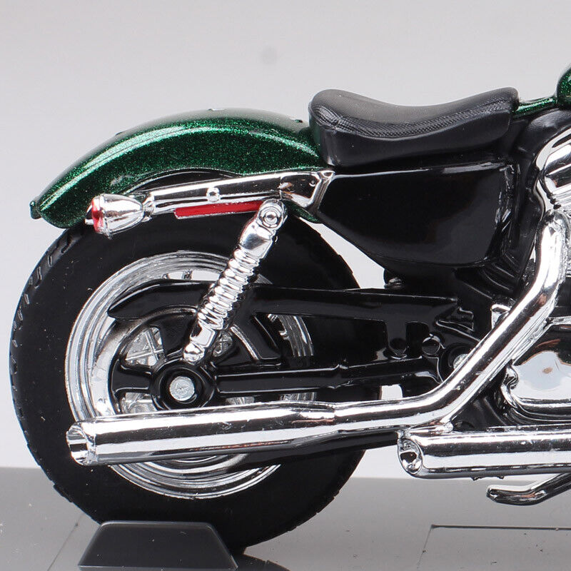 Maisto 1/18 2012 Harley XL 1200V 72 SEVENTY-TWO Sportster Motorcycle Toys Green