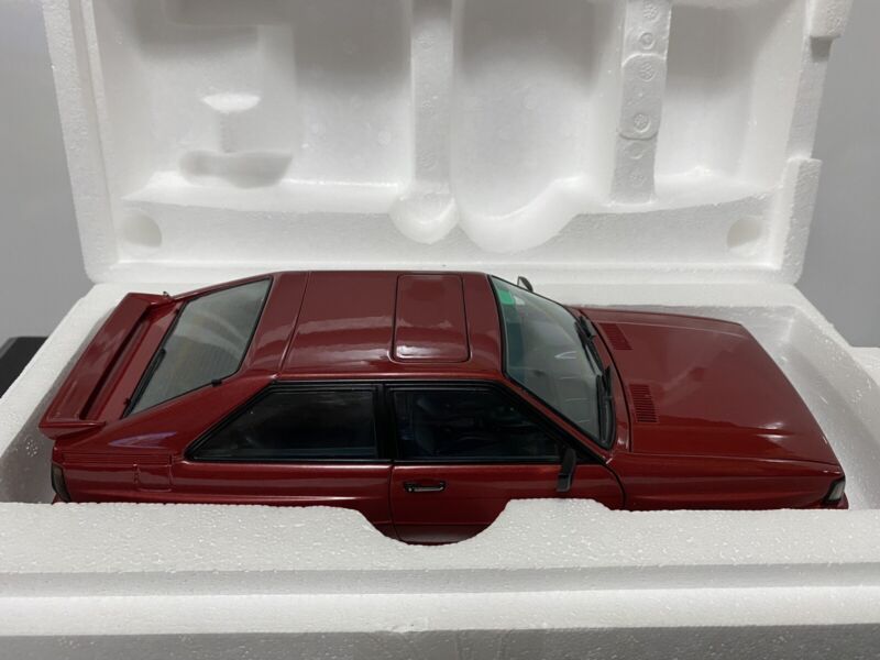 AUTOart 1/18 Audi Quattro 1988 (LWB) Tizian Red Metallic Millennium