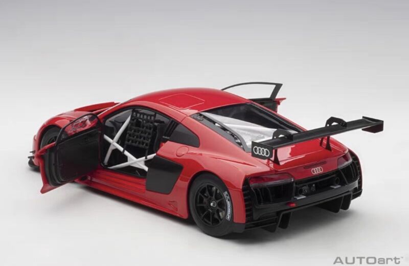 Autoart Audi R8 LMS 1:18 Model Car Plain Color Version Red 81601