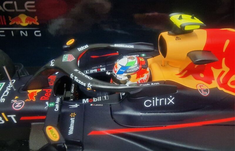 1/18 MINICHAMPS F1 Die Cast Formula 1 Red Bull RB18 Perez Gp 2022