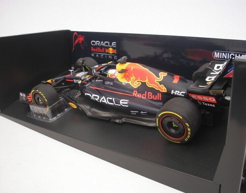 1/18 MINICHAMPS Formula 1 Red Bull RB18 Max Verstappen Gp 2022