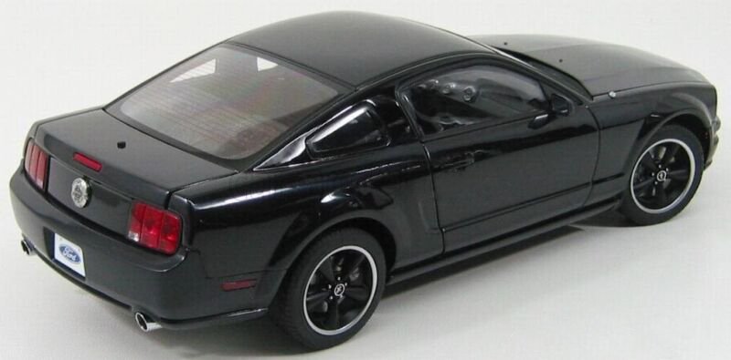 1:18 AUTOart 2008 MUSTANG GT BULLIT BLACK