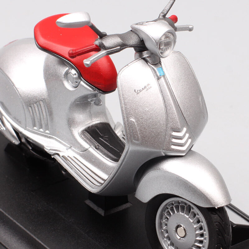 1:18 Welly 2014 Piaggio Vespa 946 Scooter motorcycle Diecast model