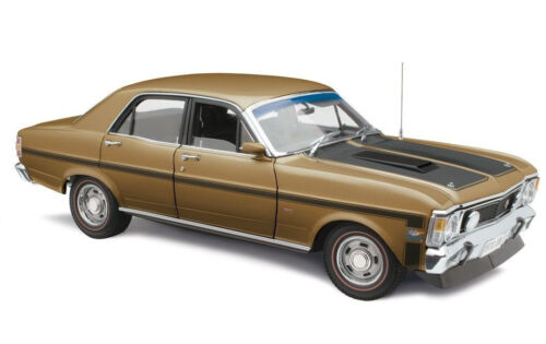 1/18 Classic Carlectables XW Ford Falcon Phase 2 GTHO Grecian Gold With Black Stripes Classic 18547