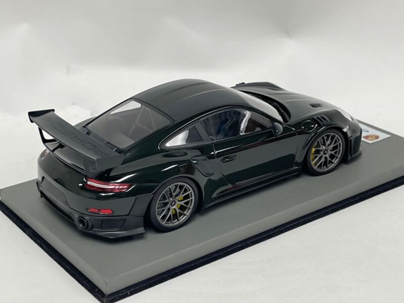 1/18 Minichamps Porsche 911 "991.2" GT2 RS Green / Titanium Wheels leather AB027 $464.95 ModelCarsHub