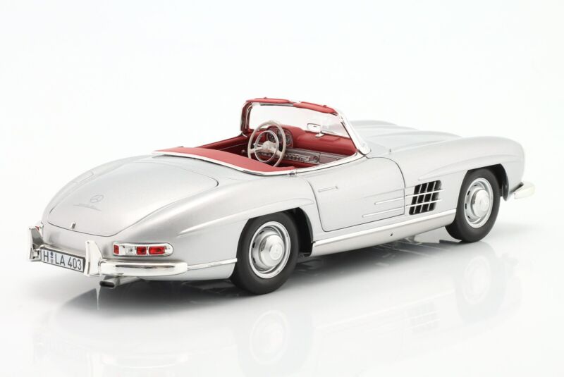 MERCEDES-BENZ 300 SL Roadster (W121) 1957 Silver - 1/18 - NOREV