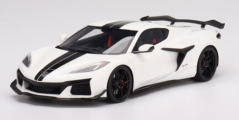 TSM True Scale Miniatures 1/18 ポルシェ 935 K3 #71 APPLE COMPUTER