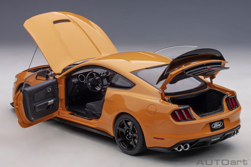 1:18 Ford Shelby GT-350R by AUTOart in Fury Orange 72929