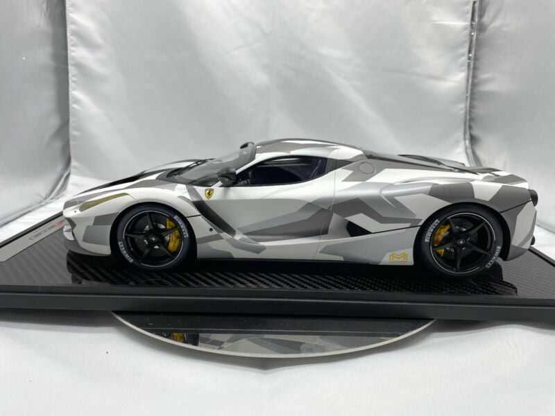 Ferrari LaFerrari Camouflage - LE 1/60 pcs BBR 1/12 Display Case