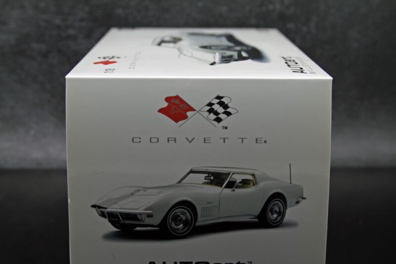 AUTOart 1970 Chevy Corvette Classic White Millennium Collection 1:18