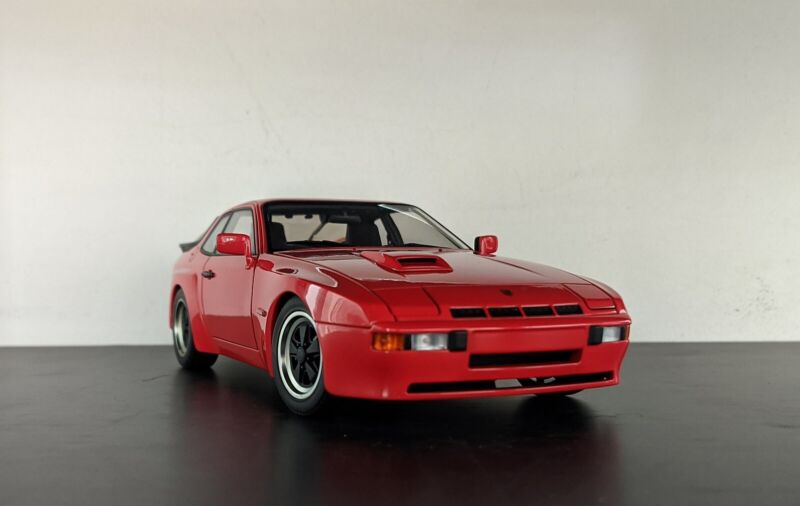 1980 PORSCHE 924 CARRERA GT RED 1:18 AUTOART #78003 No 944 Turbo