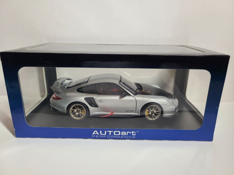 AUTOart PORSCHE 911 997 GT2 RS SILVER NIB 1:18 SCALE LE 77961