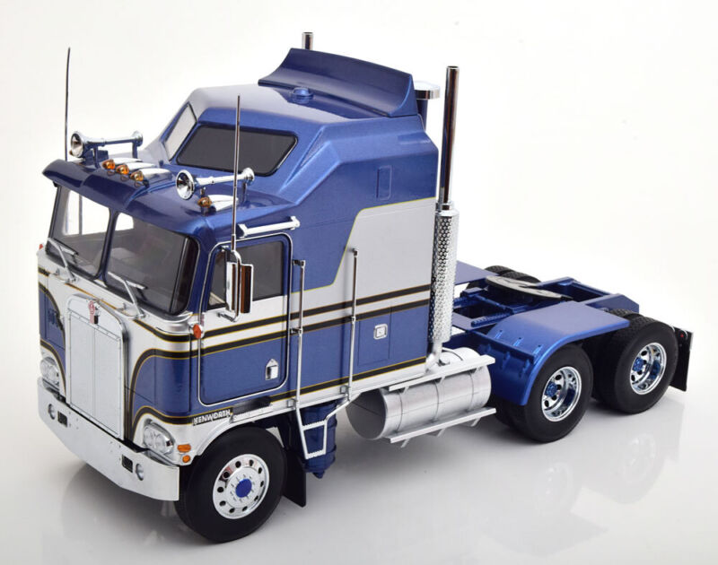 1976 1:18 Road Kings Kenworth K100 Aerodyne Blue Metallic/Silver