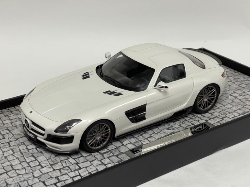 1/18 Minichamps First Class Mercedes Benz Brabus 700 BiTurbo Coupe in White $356.95 ModelCarsHub