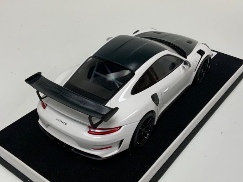 1/18 Minichamps Porsche 911 "991.2" GT3 RS White with Black Wheels leather base $445.95 ModelCarsHub