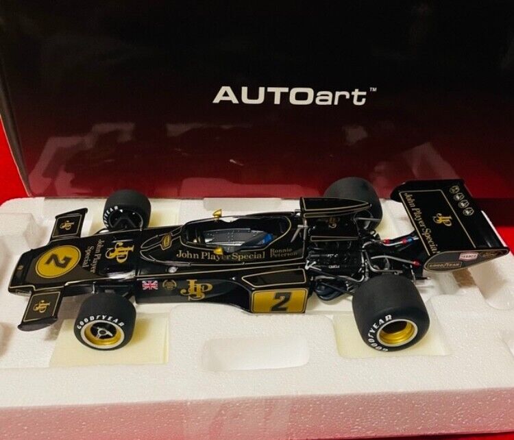 1:18 AUTOart Lotus Ford John Player Special 72E #2