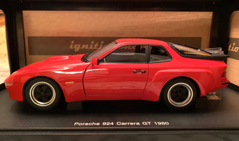 1/18 Autoart Porsche 924 Carrera GT Red