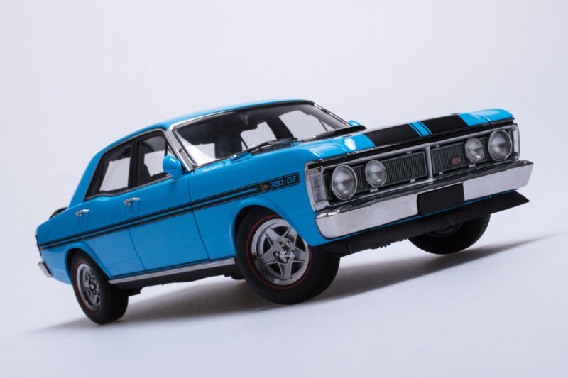 1/18 AUTOart XY Ford Falcon GTHO Phase III True Blue Diecast A72779