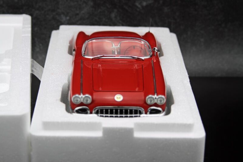 1:18 AUTOart 1959 Chevy Corvette Roman Red White Coves Millennium Collection